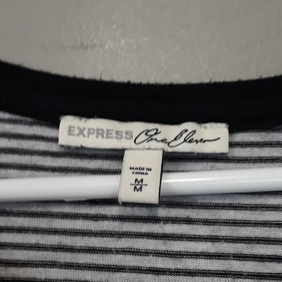 EXPRESS Black Stripe Short Sleeve Graphic Top - Picture 4 of 8
